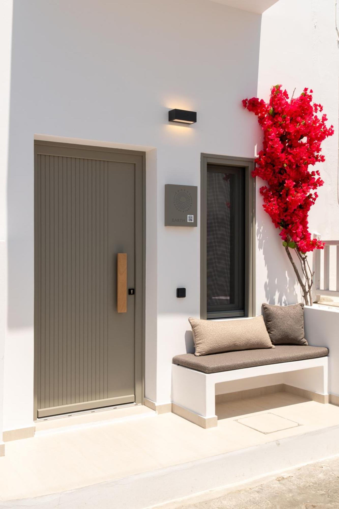 Sunsal Luxury - Earth * Naousa (Paros)